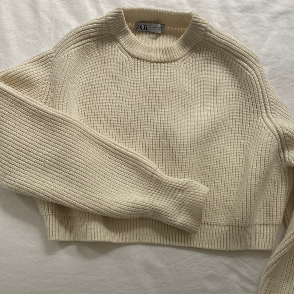 Cropped cream knit